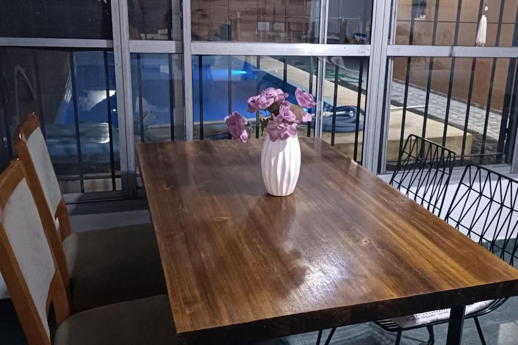 Casa Olivia- Alojamiento Con Piscina - Aeropuerto Ezeiza Zewnętrze zdjęcie